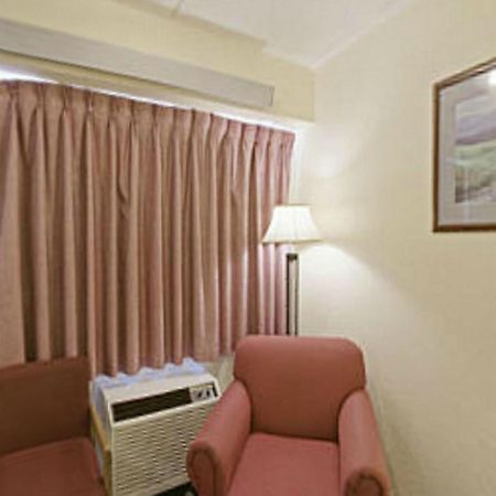 Royal Inn Charlotte Ngoại thất bức ảnh