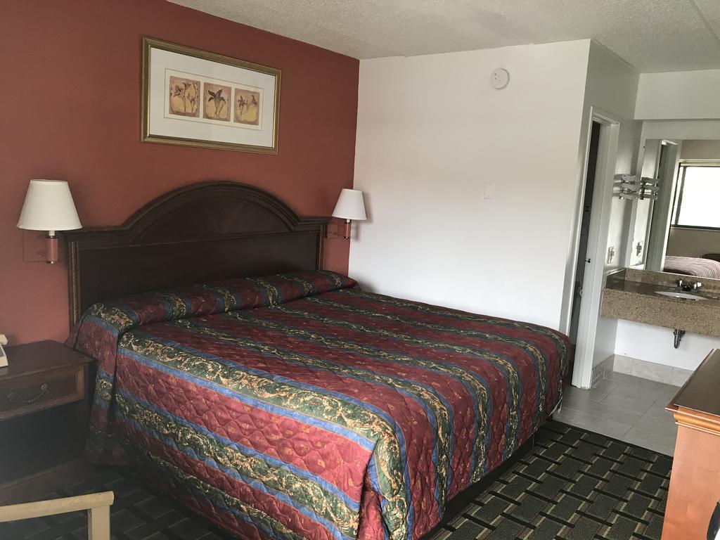 Royal Inn Charlotte Ngoại thất bức ảnh
